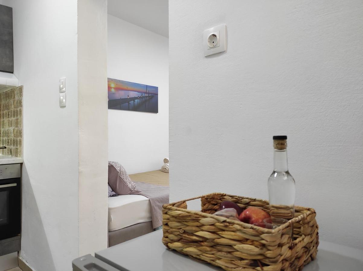 Secret Stories Studio Apartment Heraklion  ภายนอก รูปภาพ
