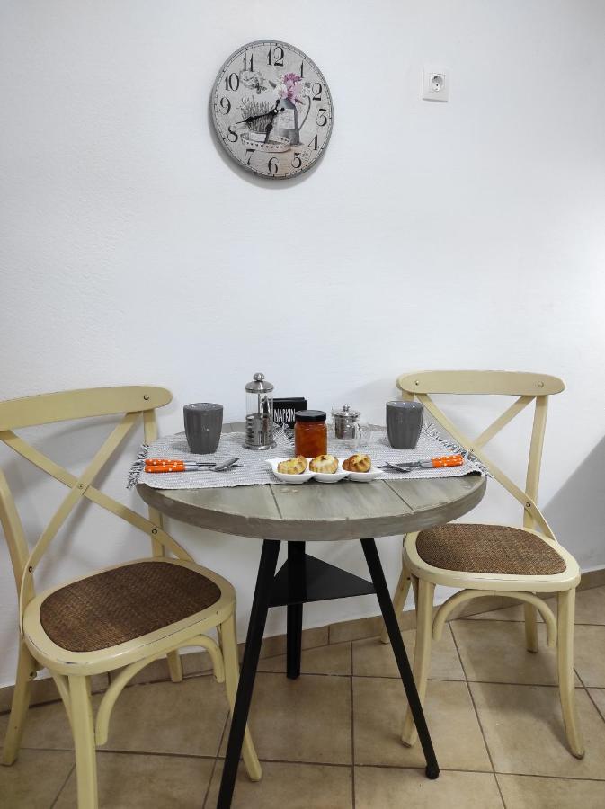 Secret Stories Studio Apartment Heraklion  ภายนอก รูปภาพ